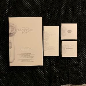 Mary Kay Skinvigorate Sonic Skin Care System and Cleansing/Massage Heads
